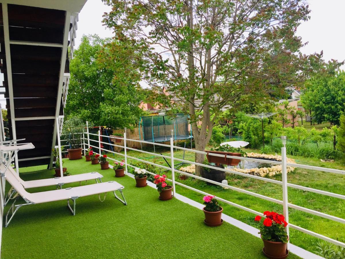 Lelle -Kert Apartman 03 Balatonlelle Εξωτερικό φωτογραφία